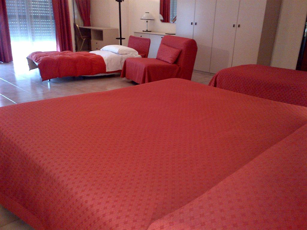 Rondo' Hotel บารี ภายนอก รูปภาพ