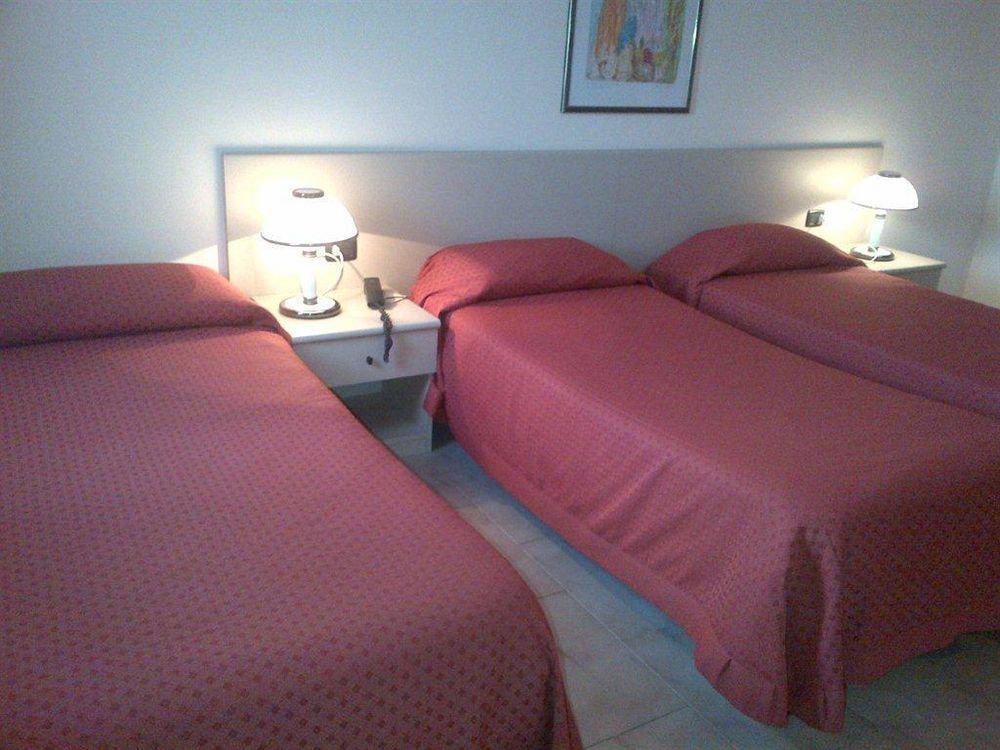 Rondo' Hotel บารี ภายนอก รูปภาพ