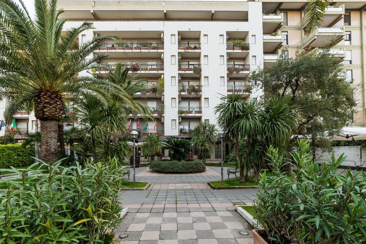 Rondo' Hotel บารี ภายนอก รูปภาพ