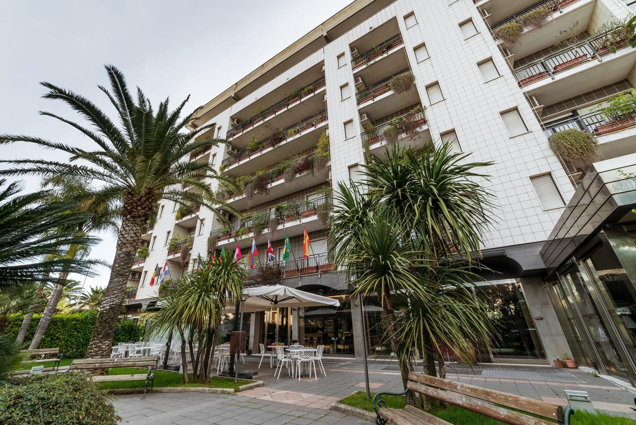 Rondo' Hotel บารี ภายนอก รูปภาพ