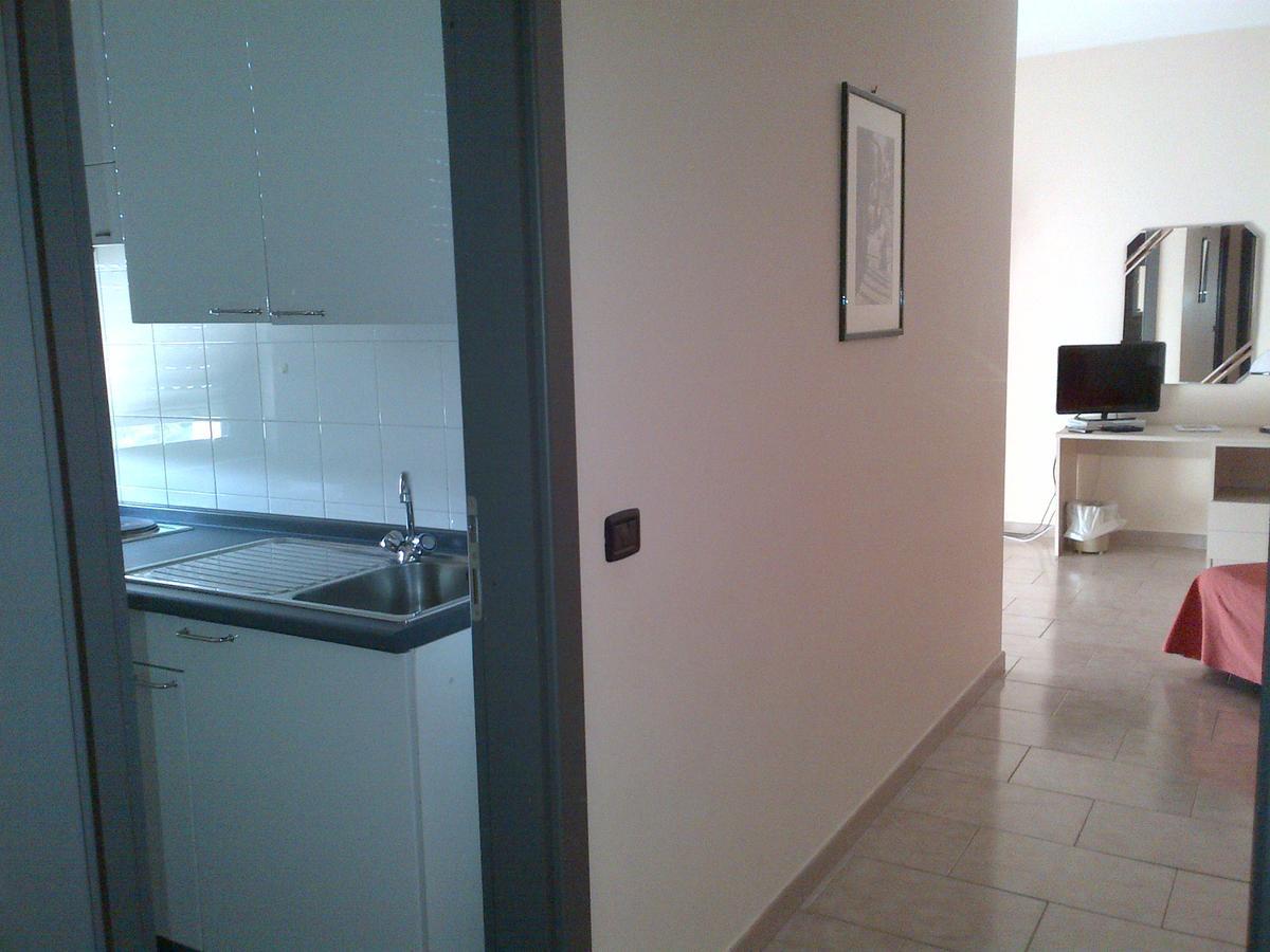 Rondo' Hotel บารี ภายนอก รูปภาพ
