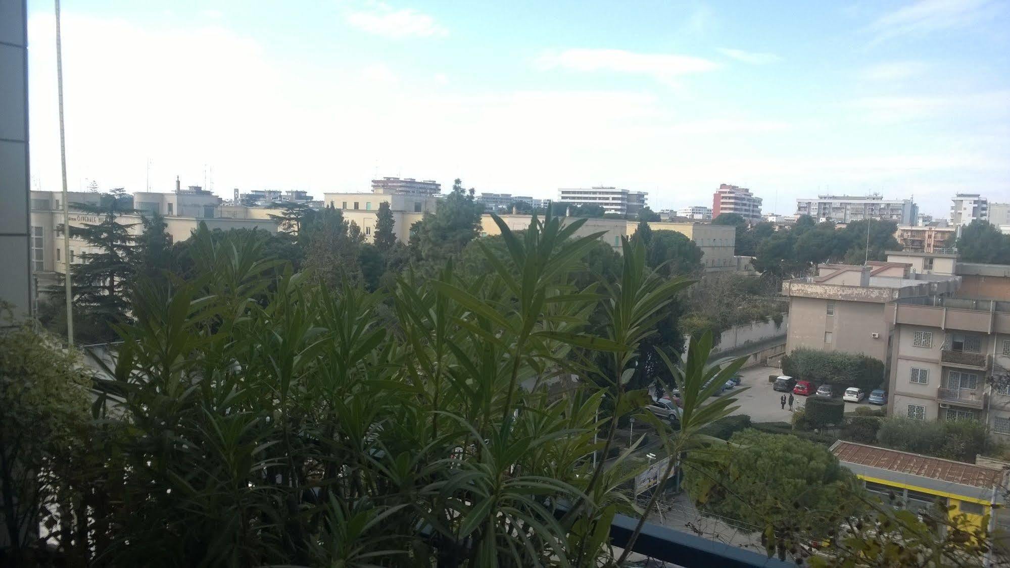 Rondo' Hotel บารี ภายนอก รูปภาพ