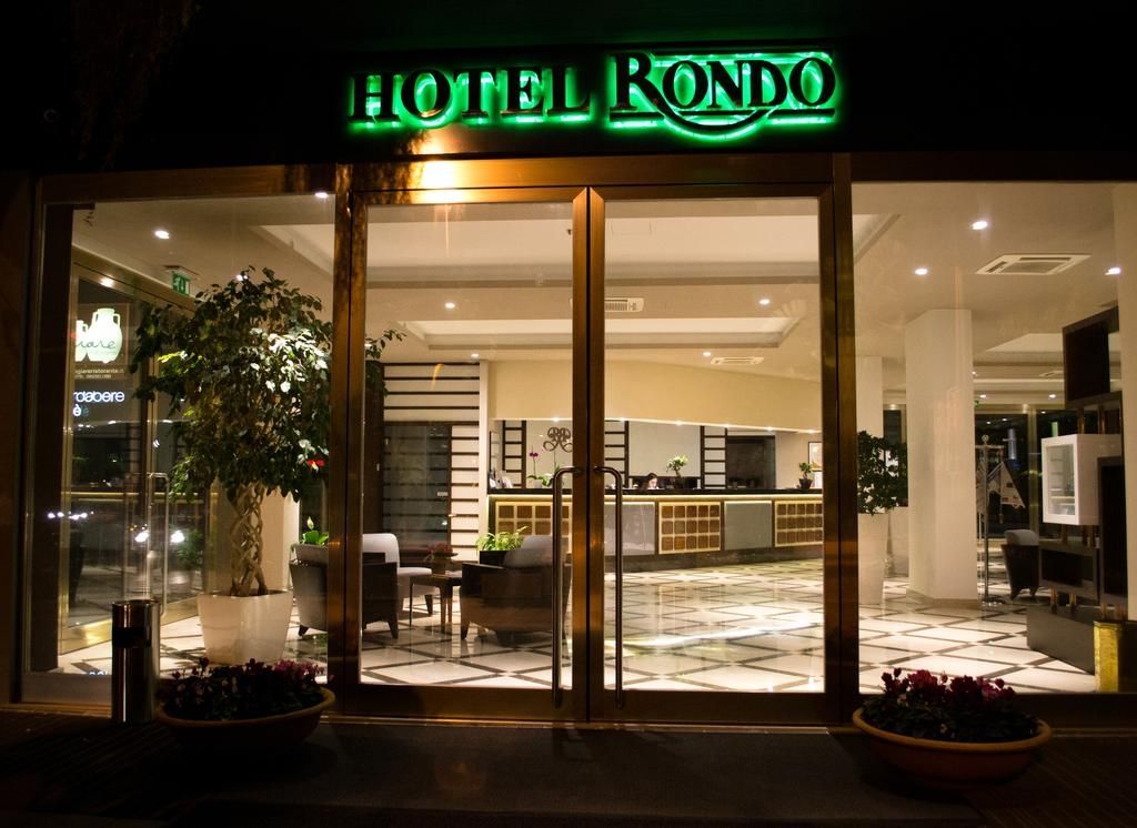 Rondo' Hotel บารี ภายนอก รูปภาพ