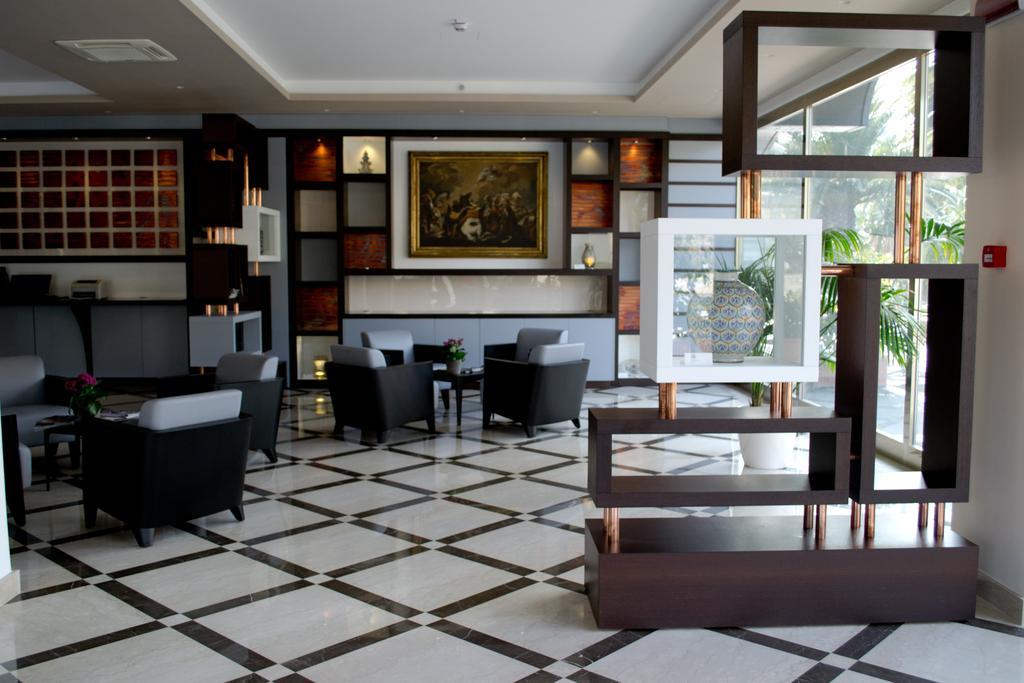 Rondo' Hotel บารี ภายนอก รูปภาพ