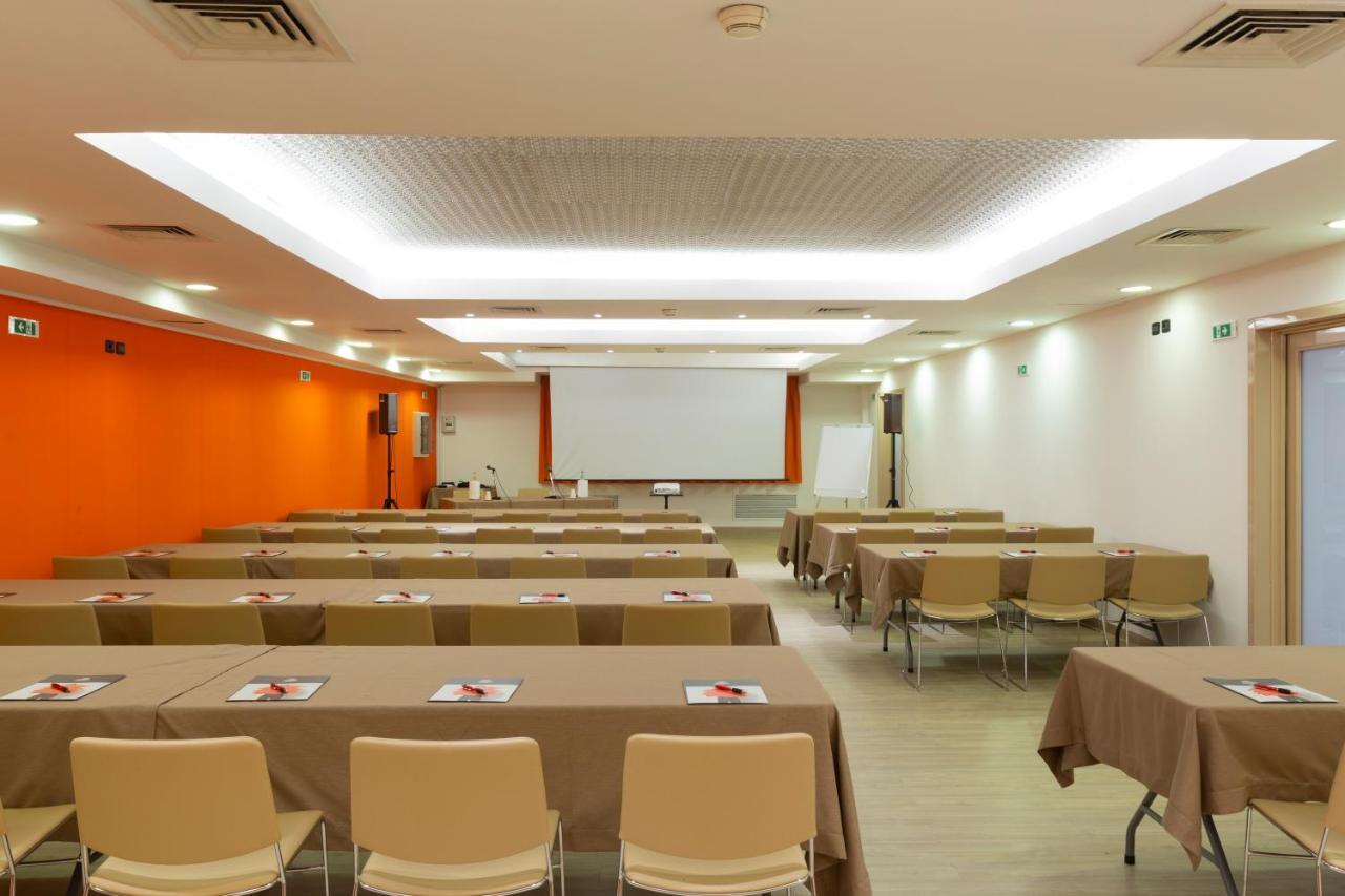 Rondo' Hotel บารี ภายนอก รูปภาพ