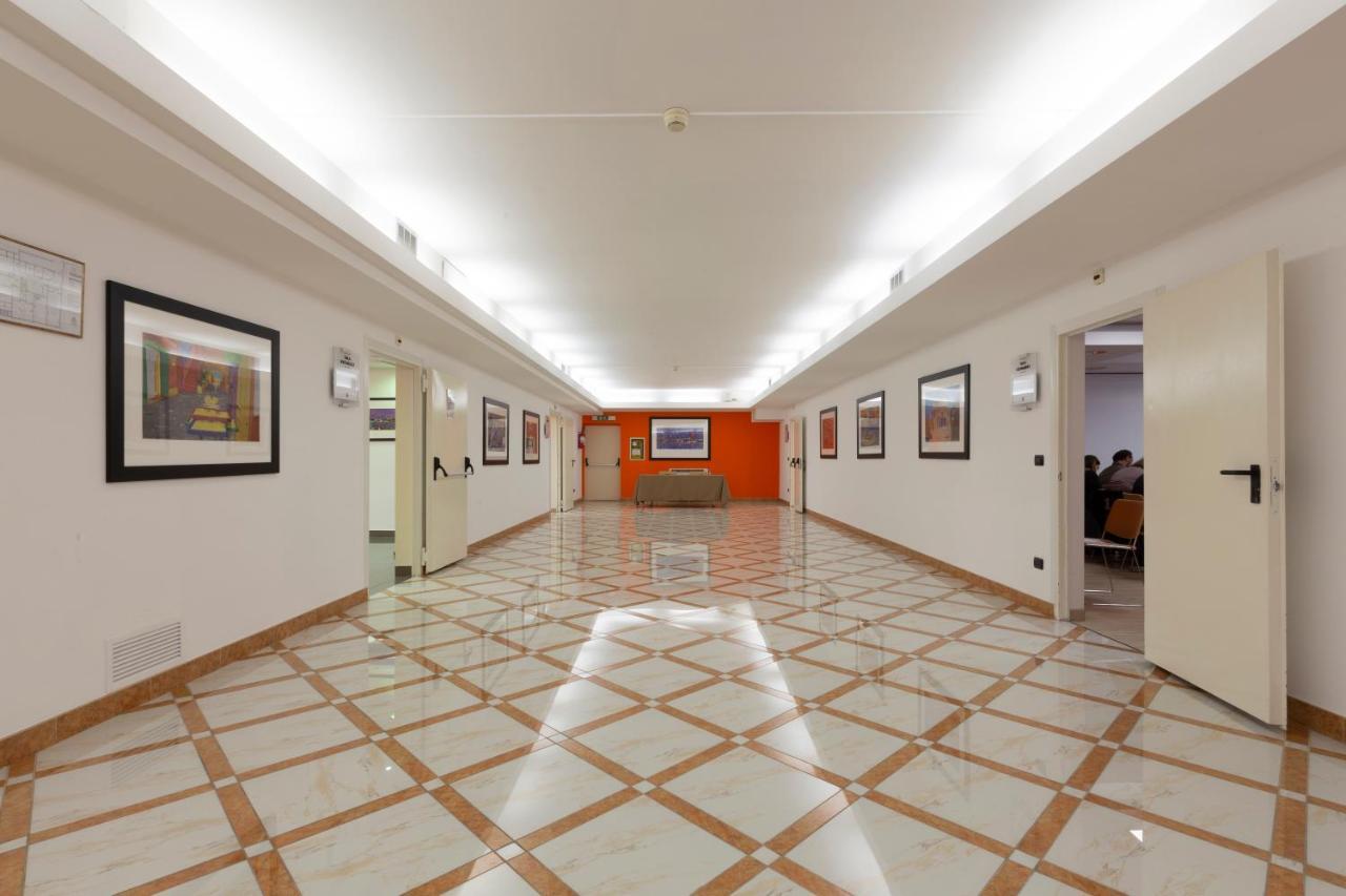 Rondo' Hotel บารี ภายนอก รูปภาพ
